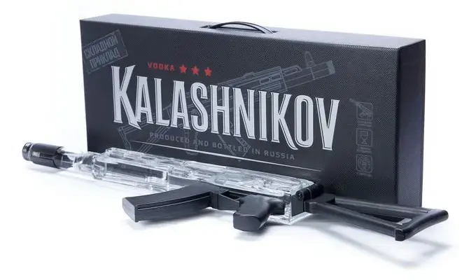 Калашников АК Стандарт 0,7л в подарочной коробке + 3 рюмки