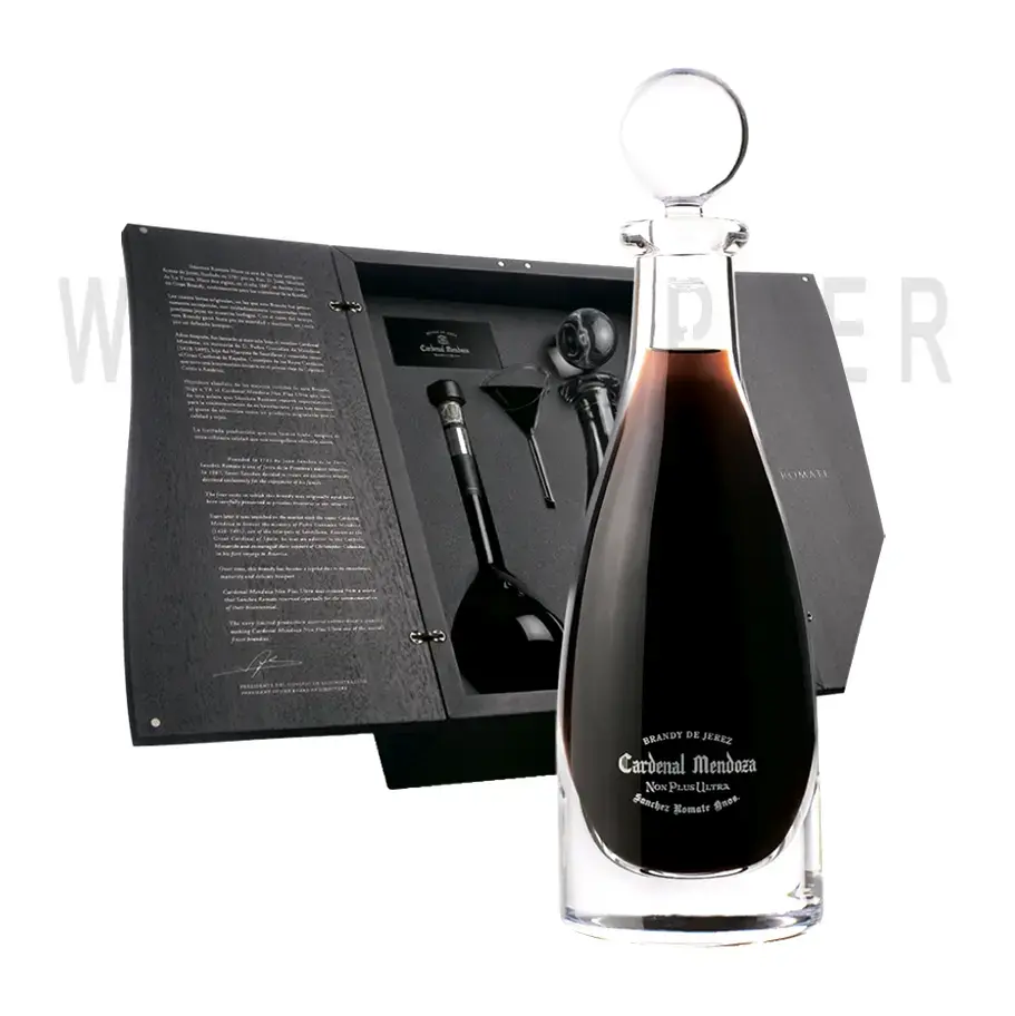 Бренди Cardenal Mendoza Non Plus Ultra Solera Gran Reserva Brandy de Jerez 0.5 л
