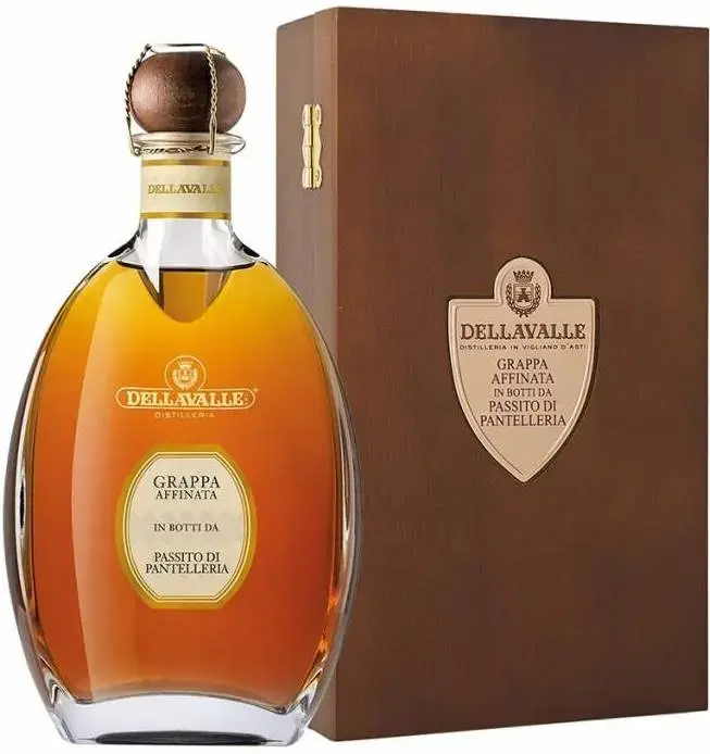 Граппа Grappa Affinata in botti da Passito di Pantelleria, 2004, gift box 0.7 л