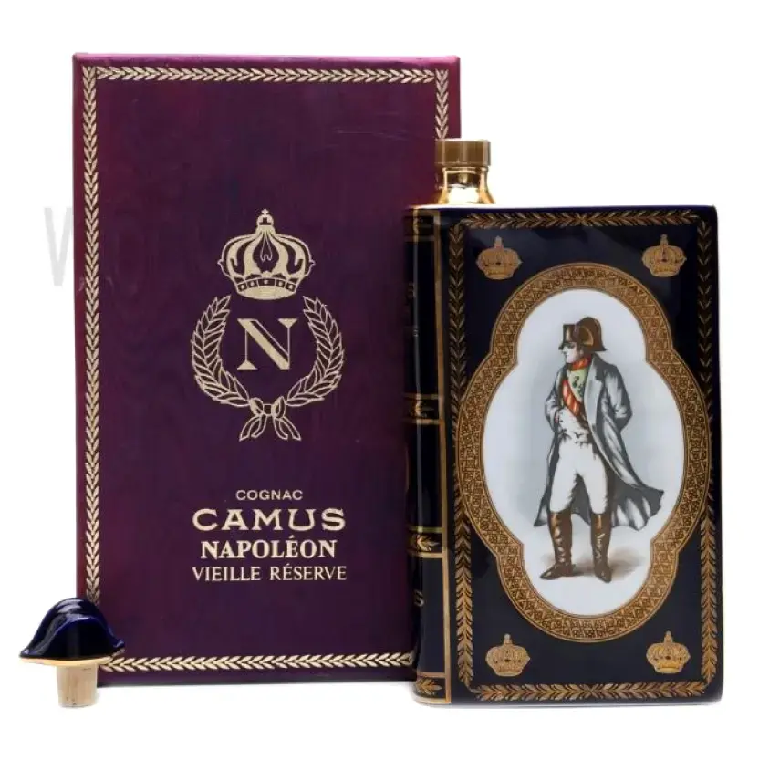 Коньяк Camus Napoleon Vieille Reserve Ceramic Decanter gift box 0.7 л